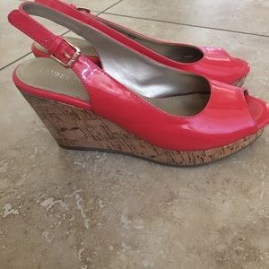 Coral cork wedge